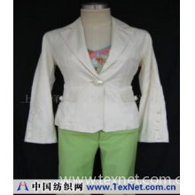 上海泽先服饰有限公司 -干净自然大气含蓄高雅感性珍珠扣西装领外套 BS9007